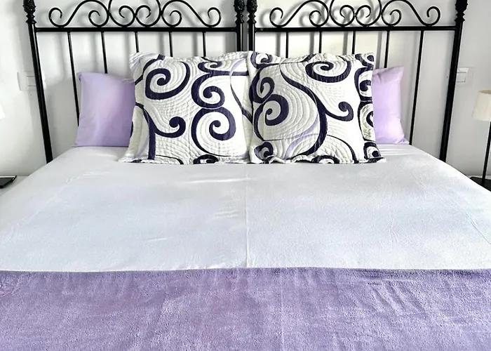 Apartamento En Benimar Piscina Y Garaje
